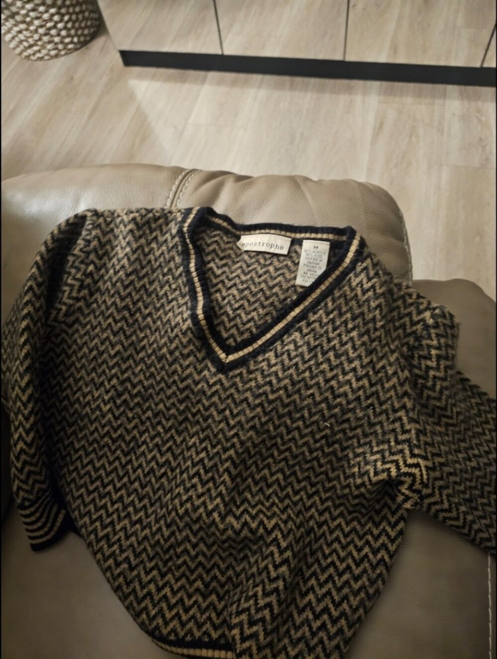 Apostrophe Black and Cream Zigzag V‑Neck Sweater